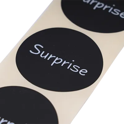 Cadeausticker op rol Stickers – Surprise - zwart 1